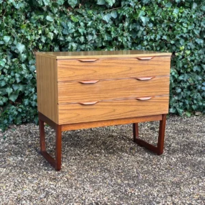 Mid century chest of drawers